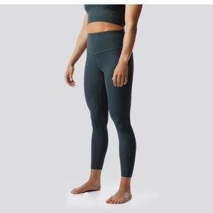Born Primitive your go to leggings like new deep teal